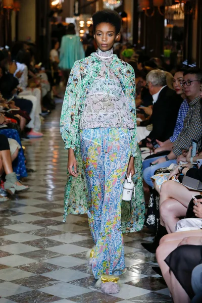 Look 46